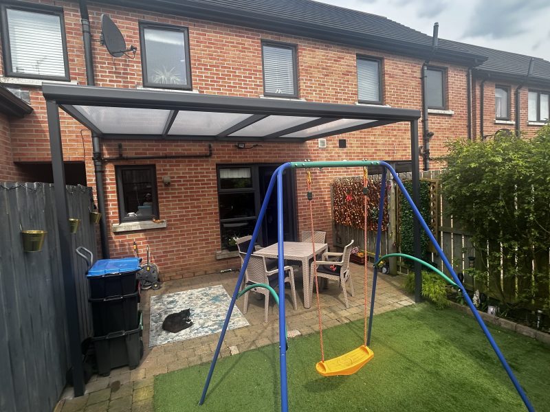 4x3 grey veranda
